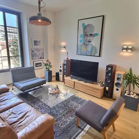 Louis By Terrys Homes דירה קאן
