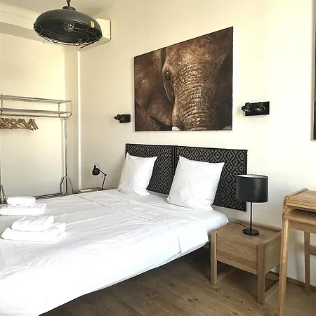 Louis By Terrys Homes Apartment