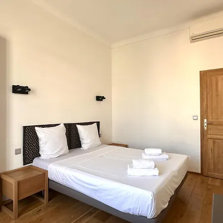 דירה Louis By Terrys Homes *