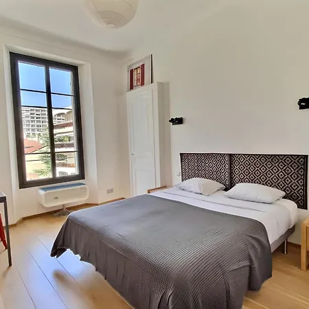 דירה Louis By Terrys Homes קאן